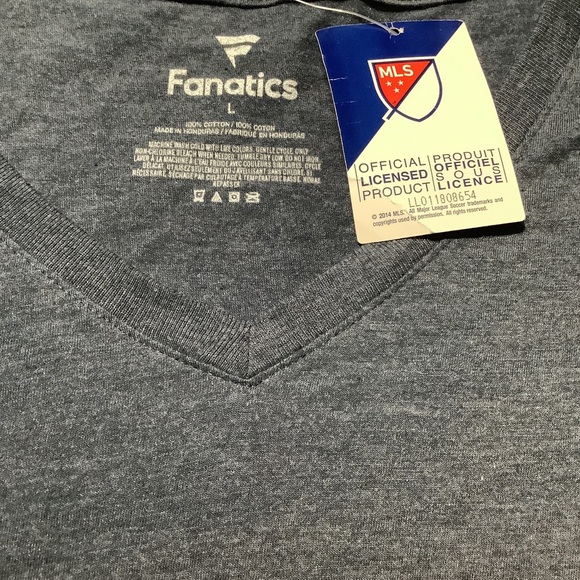 💥 Autographed McNamara #26 NWT MLS Tshirt New England Revolution Large Female - Picture 3 of 7